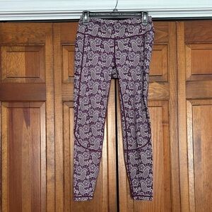 Feed me fight me workout leggings